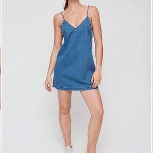 Aritzia Wilfred Free Vivienne Dress